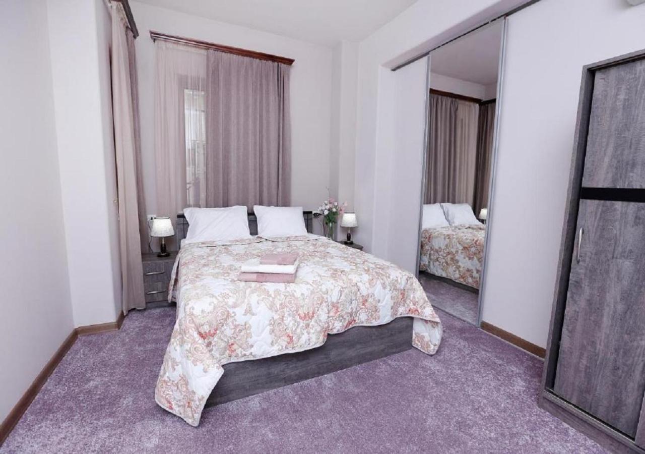 Yard Guesthouse Yerevan Bagian luar foto